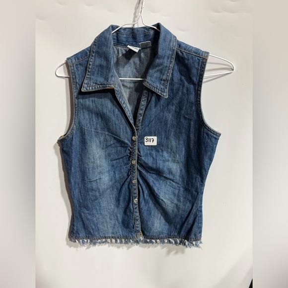 Andrew & Co Tops - #3117-Andrew & Co Blue Denim Sleeveless Shirt